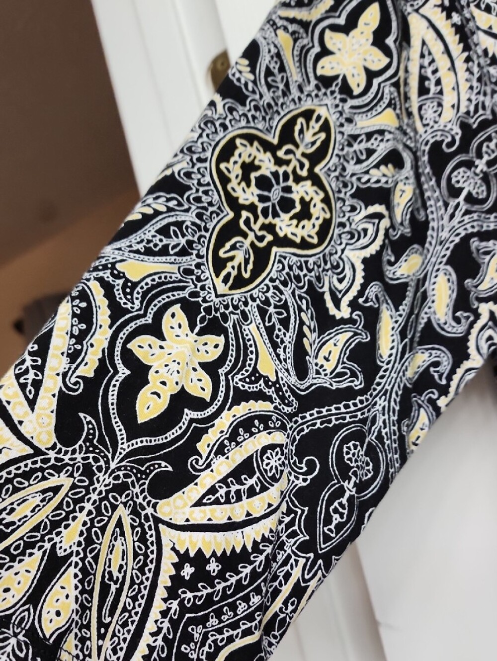 Jones New York Black and Cream Paisley V-Neck Tunic - Picture 4 of 5